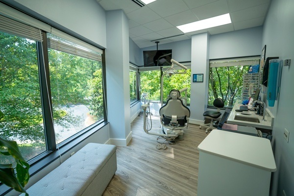 Vernon Woods Dental Implant Center | Teeth Whitening, Preventative Program and Teeth-In-A-Day