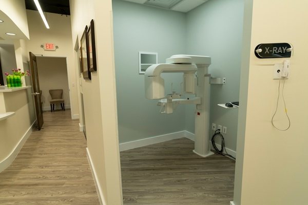 Vernon Woods Dental Implant Center | Lumineers , Teeth Whitening and Digital Impressions